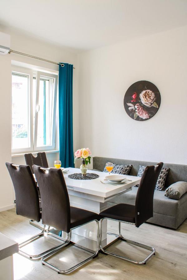 Tonka'S Beautiful Apartment In City Centre Spalato Esterno foto