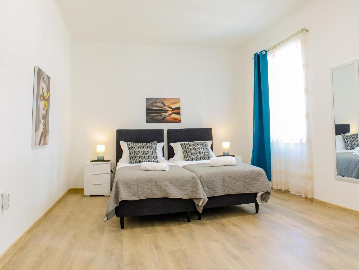 Tonka'S Beautiful Apartment In City Centre Spalato Esterno foto