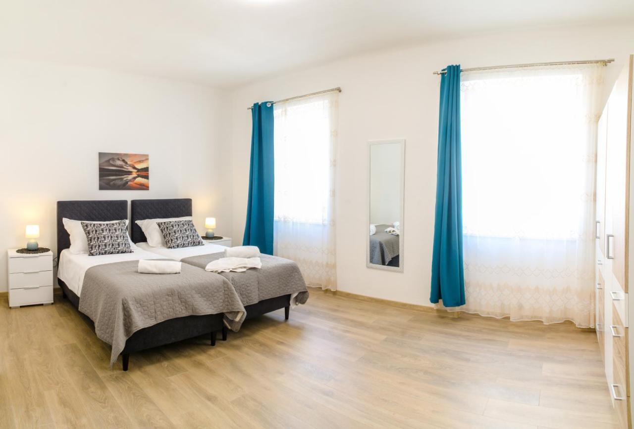 Tonka'S Beautiful Apartment In City Centre Spalato Esterno foto