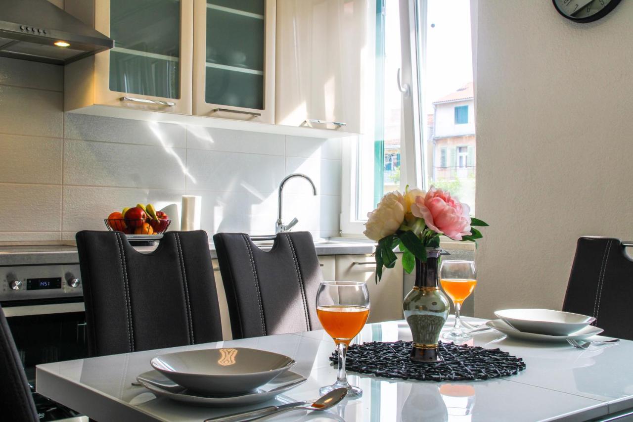 Tonka'S Beautiful Apartment In City Centre Spalato Esterno foto