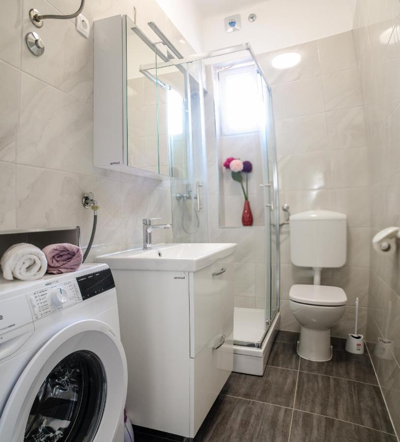 Tonka'S Beautiful Apartment In City Centre Spalato Esterno foto