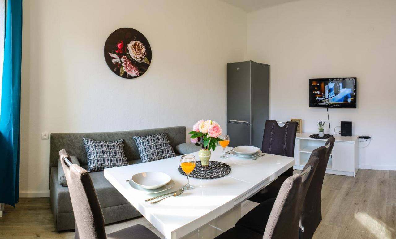 Tonka'S Beautiful Apartment In City Centre Spalato Esterno foto